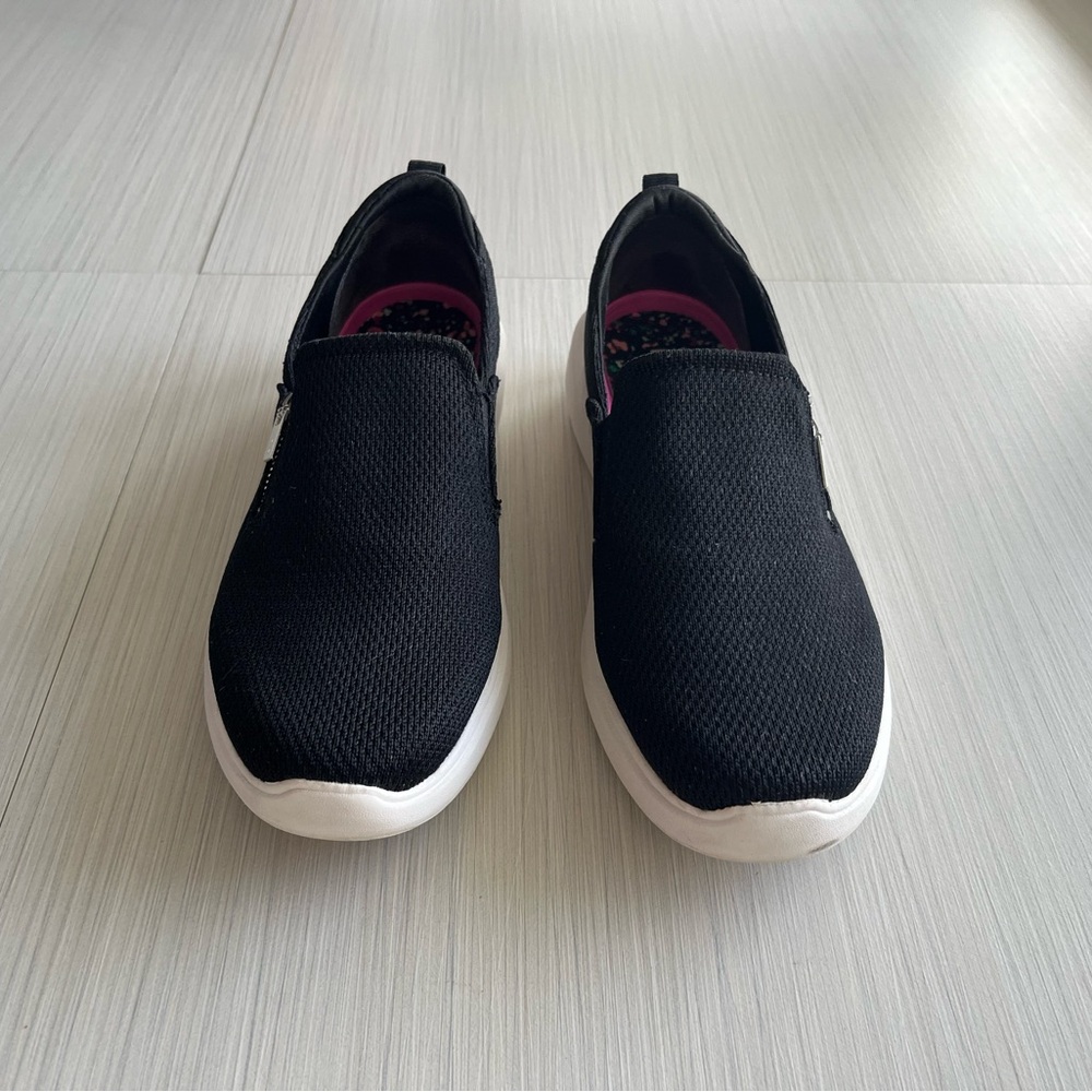 Slip ons - Picture 2 of 15